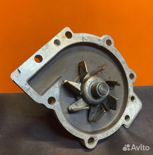 Насос водяной помпа 30751700 для Volvo S40 B4184S2