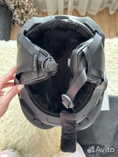 Горнолыжный шлем