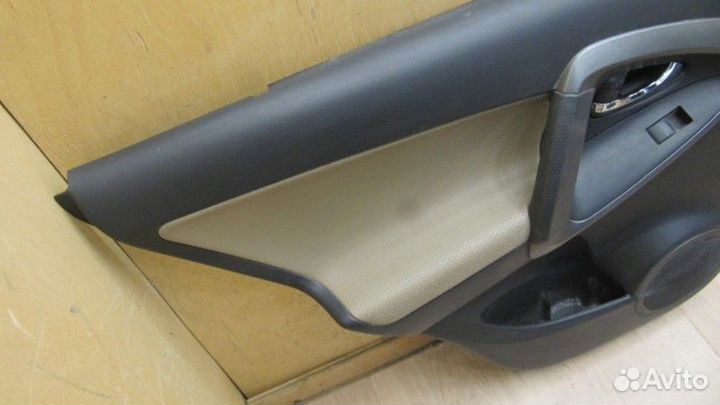 Обшивка двери задней левой Toyota Rav 4 2006-2013