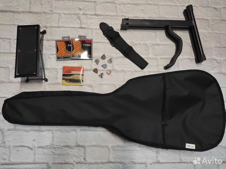 Гитара черная