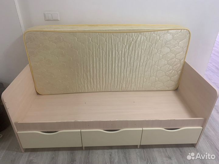 Детская кровать дельфин