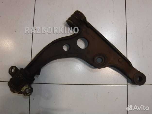 Рычаг передний правый Пежо