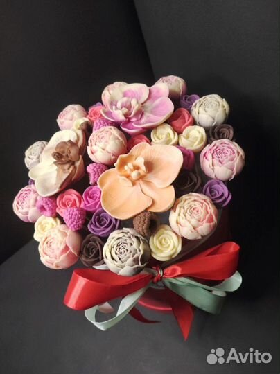 Шоколадные Цветы в Шляпной Коробке