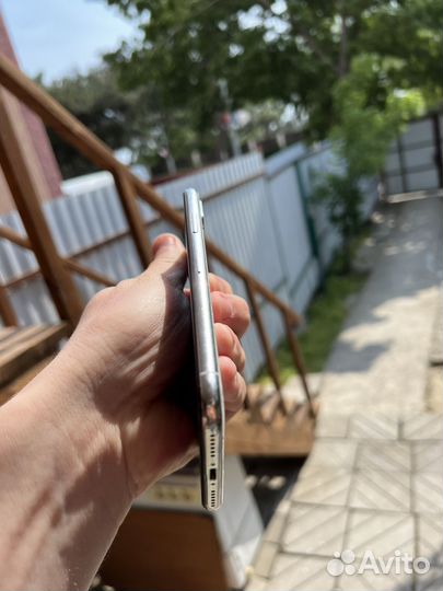 iPhone X, 64 ГБ