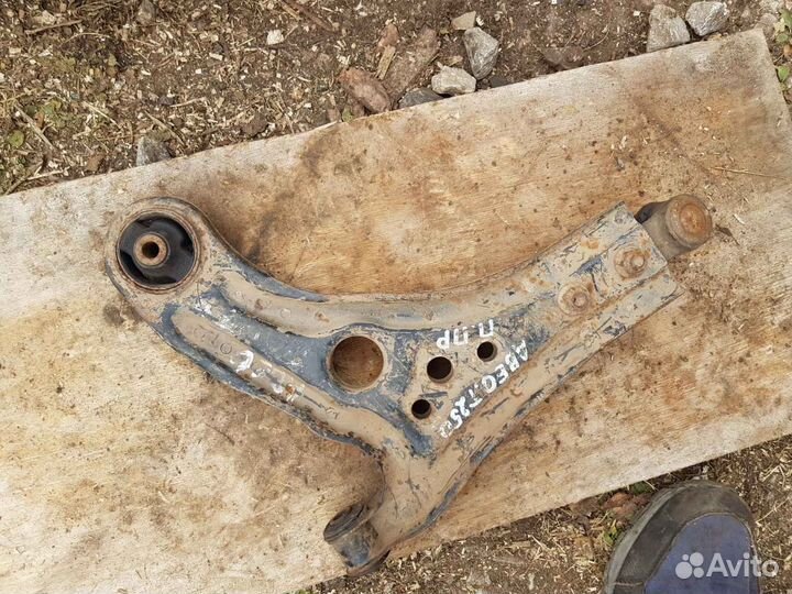 Рычаг передний правый Chevrolet Aveo t250