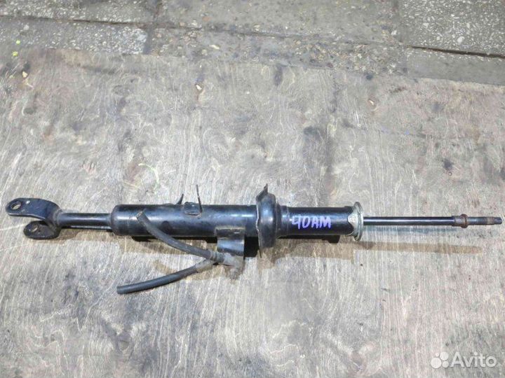 Амортизатор передний правый Infiniti G35 купе 2004