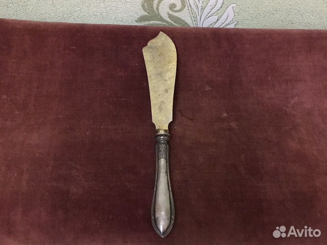 Нож для торта с серебряной ручкой производство Гер