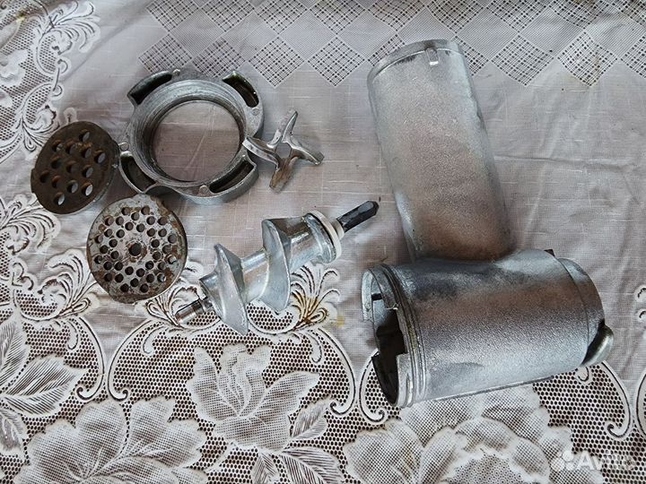 Электрическая мясорубка Moulinex DKA2