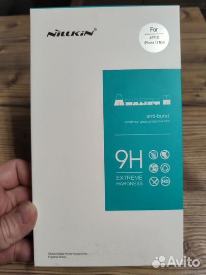 Защитное стекло на iPhone 12 mini