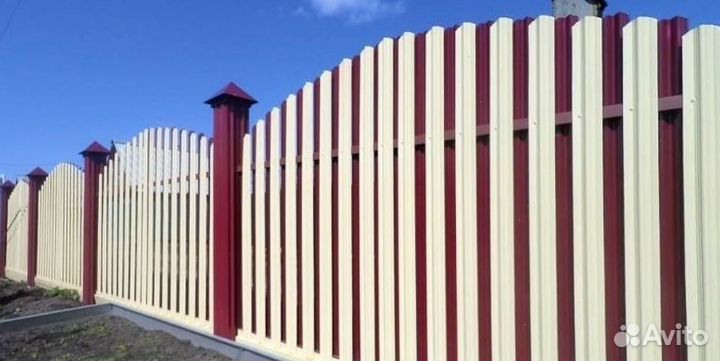 Забор из евроштакетника для дома качественно