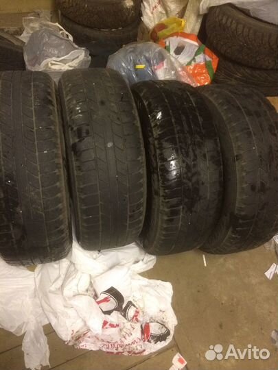 Bridgestone 613V 235/65 R17