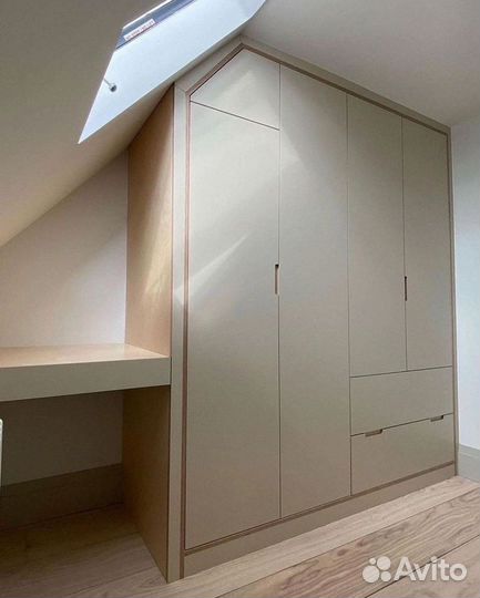 Современный шкаф