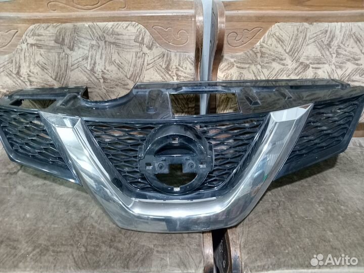 Nissan x trail t32 решётка радиатора с хромом