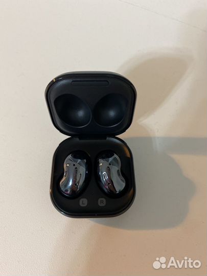 Samsung Galaxy Buds Live RU (черный)
