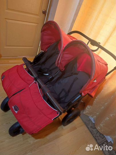 Коляска для двойни