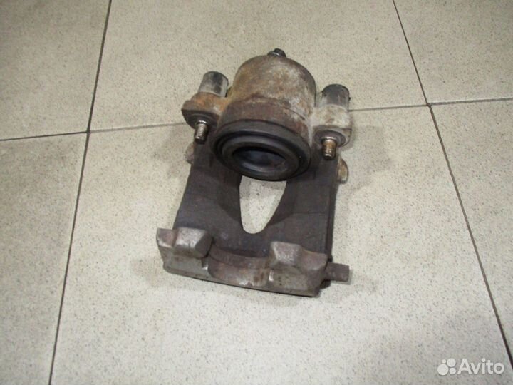 Суппорт передний левый Skoda Yeti (5L) 2009-2017