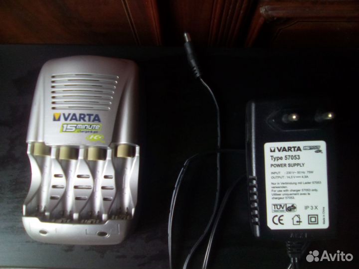 15-минутка 75 Ватт Varta с кулером для AA или AAA