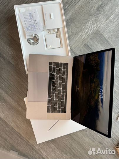 MacBook Pro 15 2018 32Gb/512Gb ростест Space Gray