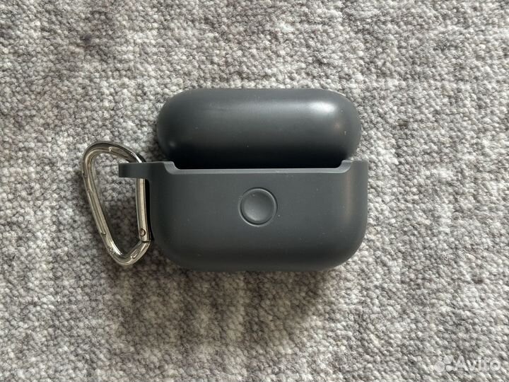 Чехол Spigen Silicone Fit для Apple Airpods Pro