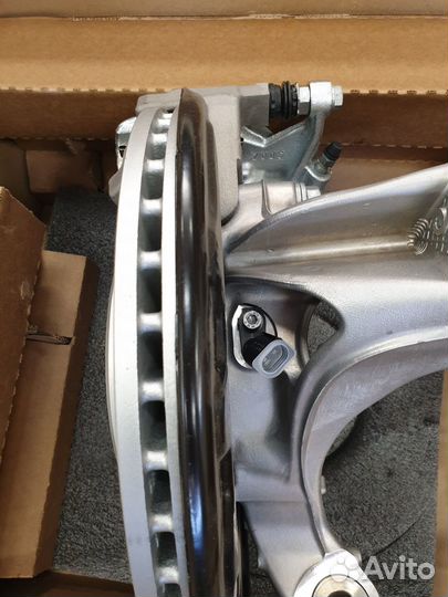 Кулак поворотныйнов в сборе Volkswagen Audi Skoda