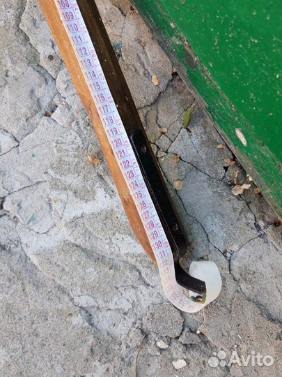 Старинное коромысло с росписью