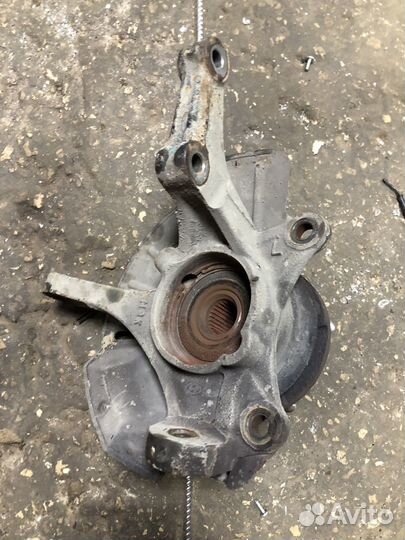 Левый поворотный кулак KIA RIO 4