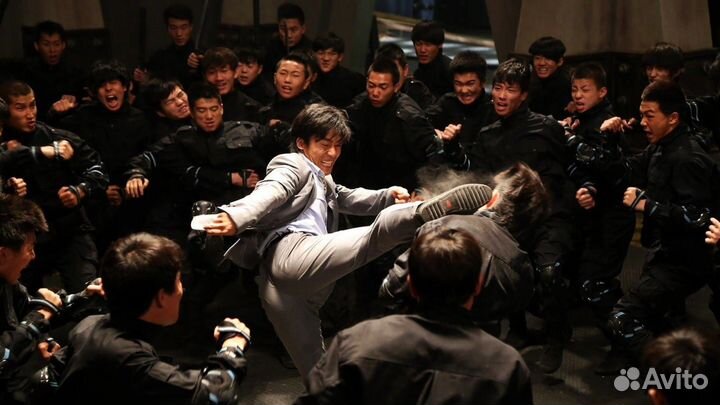 Герой в драке