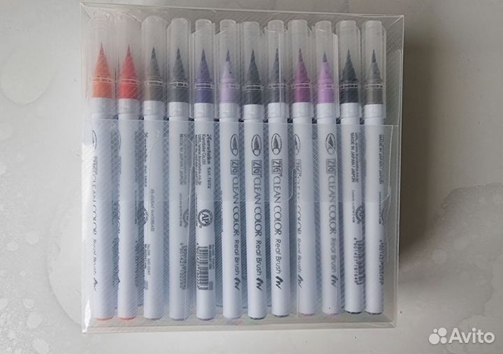 Набор брашпенов Kuretake 60 цветов