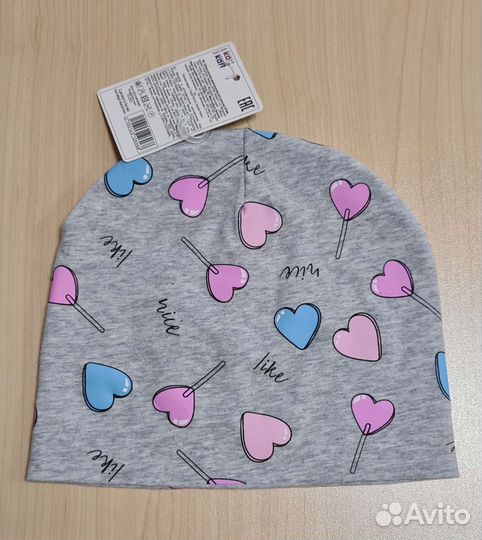 Шапка легкая для девочки новая