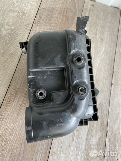 Корпус воздушного фильтра Toyota Auris E150 Аурис