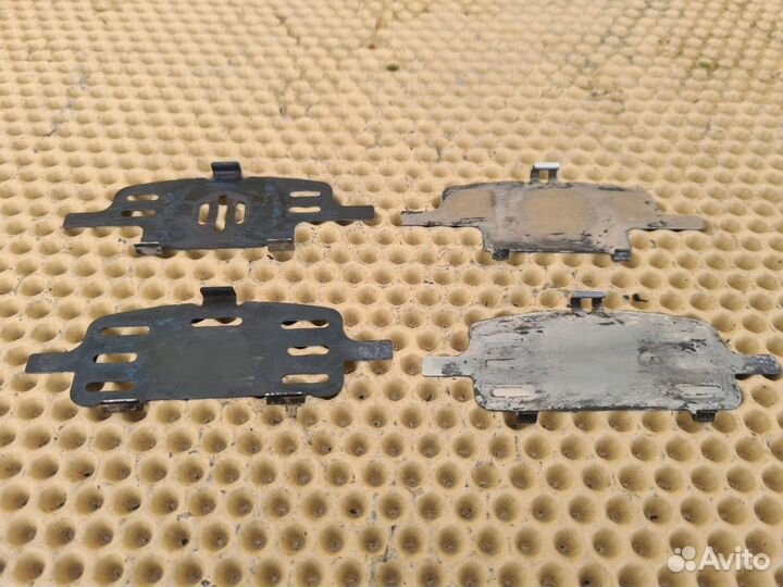 Противоскрипные пластины заднее Infiniti G35 G25