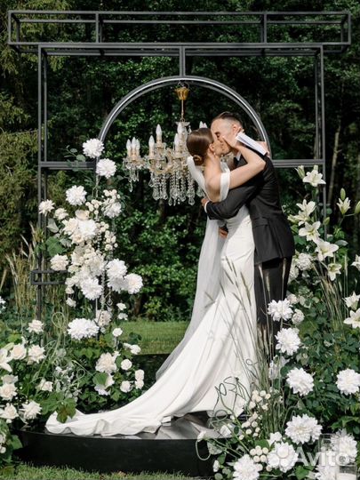 Свадебное оформление.Арка.Президиум.Столы гостей