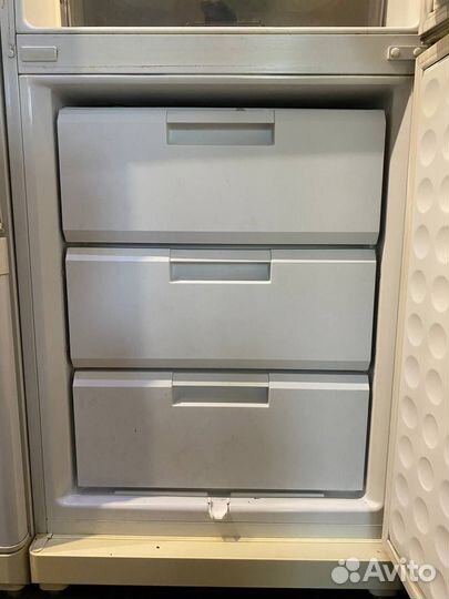 Холодильник Siemens sikafrost