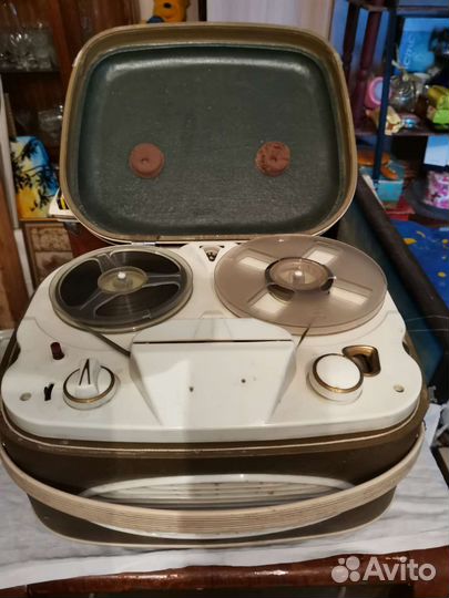 Катушечный магнитофон