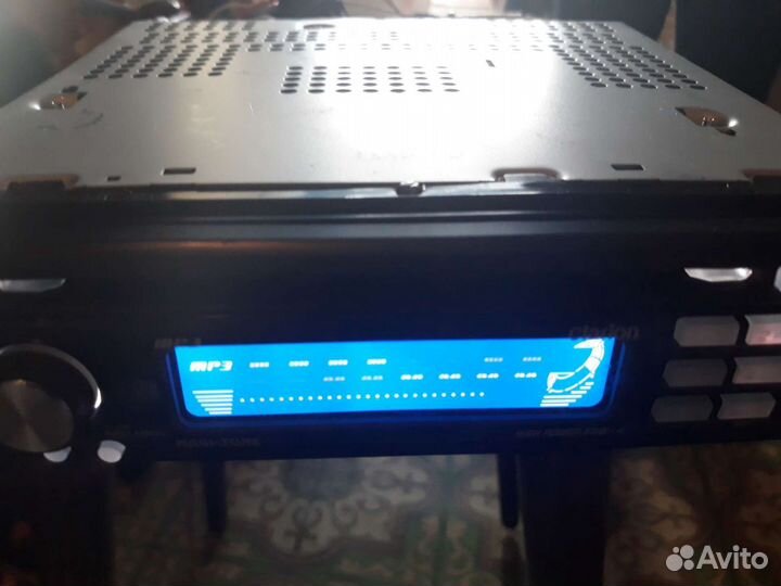 Автомагнитола Clarion