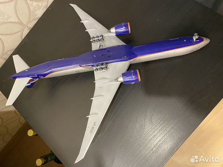 Модель самолета Boeing 777-300 er