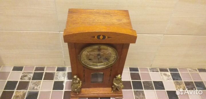 Настольные старинные часы с боем
