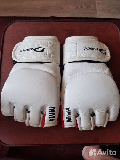 Спортивные перчатки