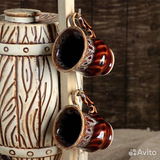 Бочонок для пива - вина с рюмками 