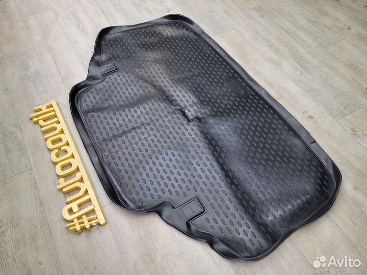 Коврик в багажник Toyota Crown XI (S170) 1999-2007