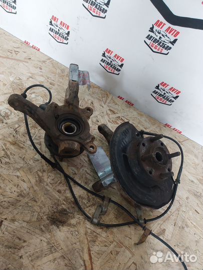 Поворотный кулак Mitsubishi carisma