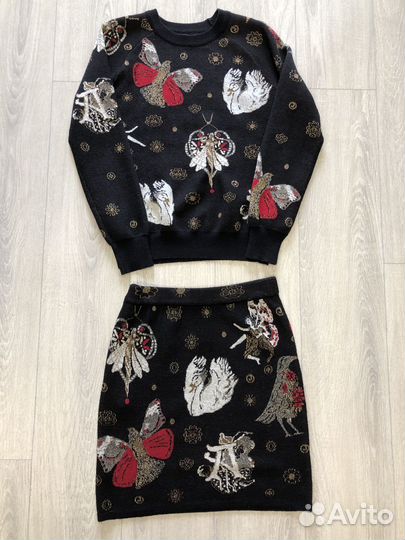 Свитер и юбка костюм