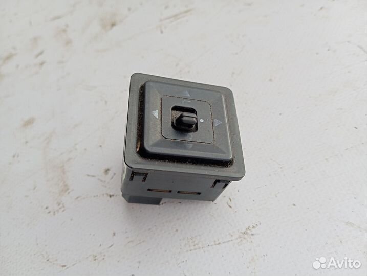 Блок управления зеркалами Mitsubishi Space Runner