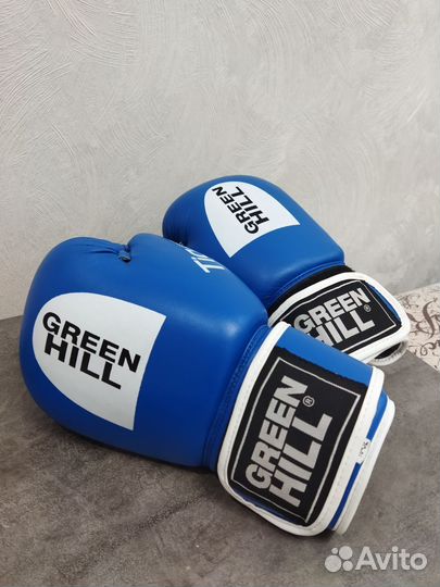 Боксерские перчатки новые 10 oz,green hill, 2 пары