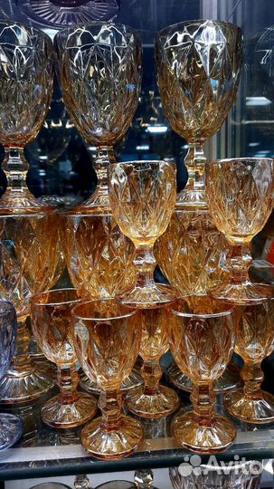 Набор бокалов и рюмок из цветного стекла