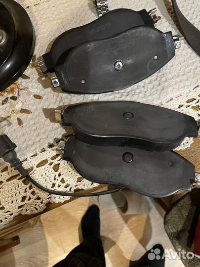 Тормозные колодки передние