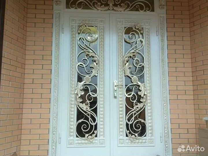 Кованая дверь входная