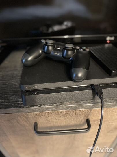 Sony PS4 slim