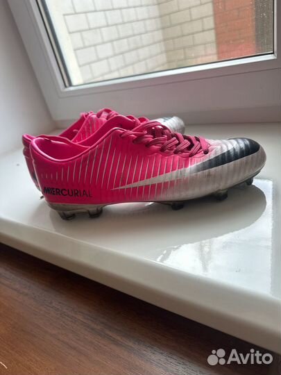 Футбольные бутсы mercurial