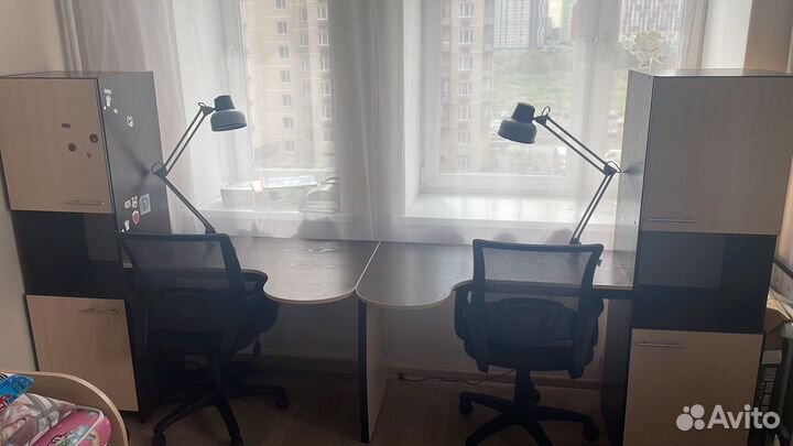 Продаю 2 стола + 2 кресла+ 2 светильника